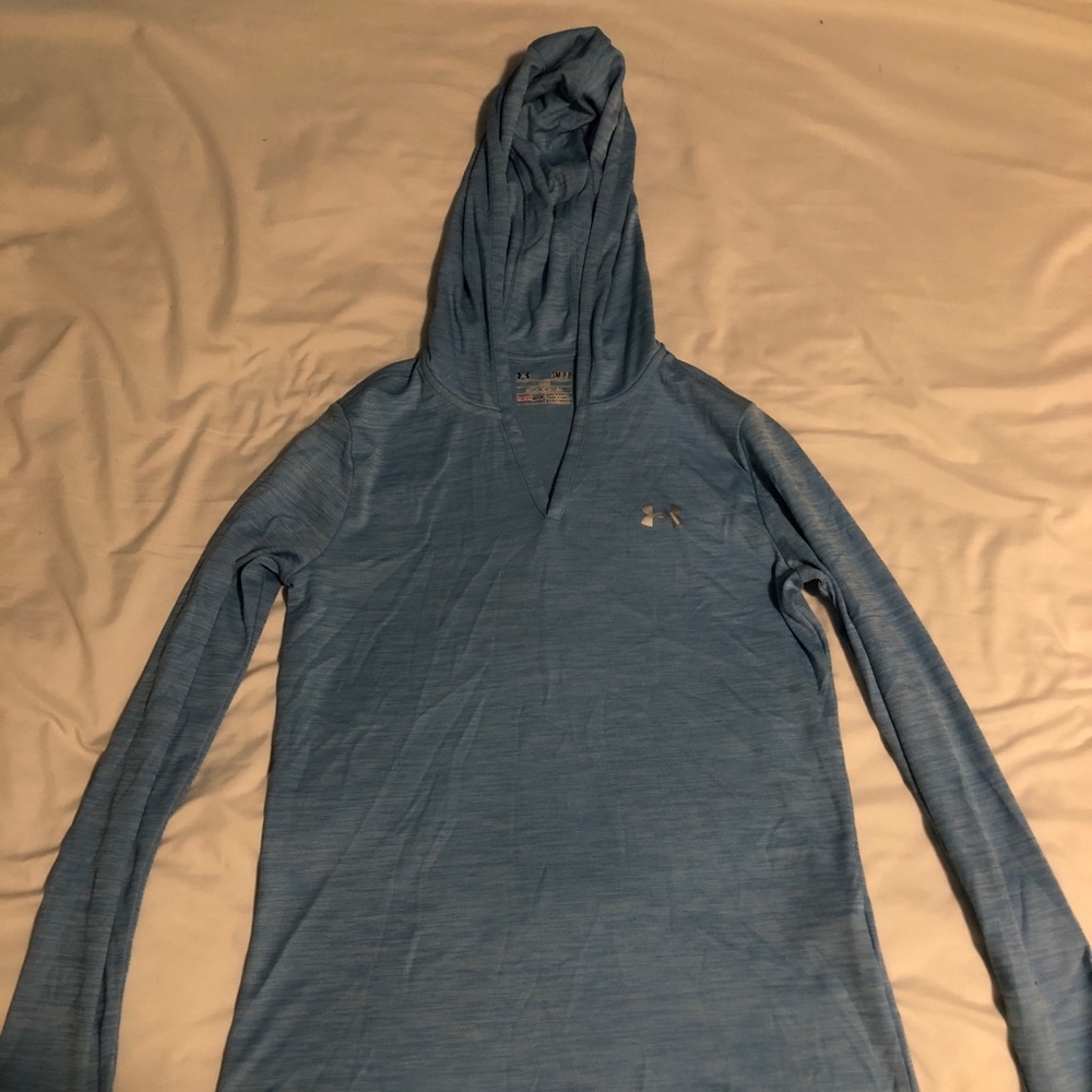 ⭐️UNDER ARMOUR HOODED ATHLETIC LONG SLEEVE⭐️